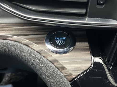 Used 2023 Ford Explorer Limited w/ Limited Technology Package image 24