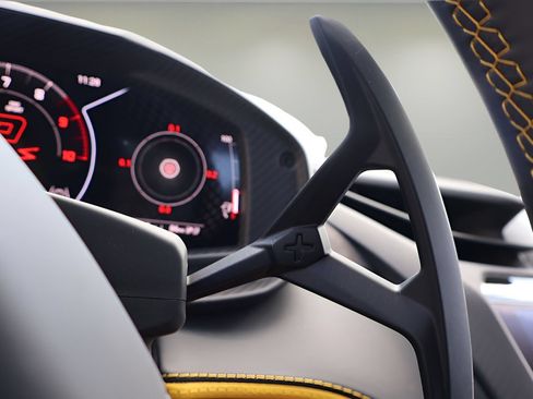 Used 2025 Lamborghini Revuelto AWD/4WD image 24