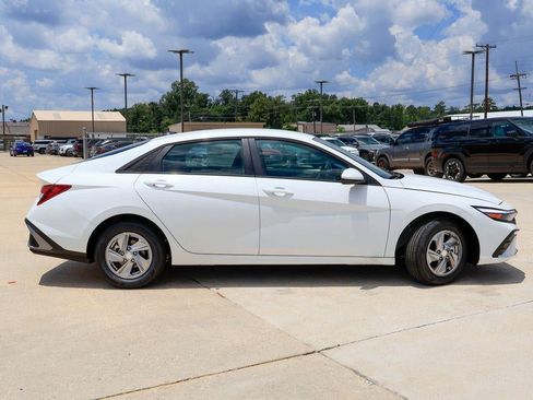 New 2026 Hyundai Elantra SE FWD image 26