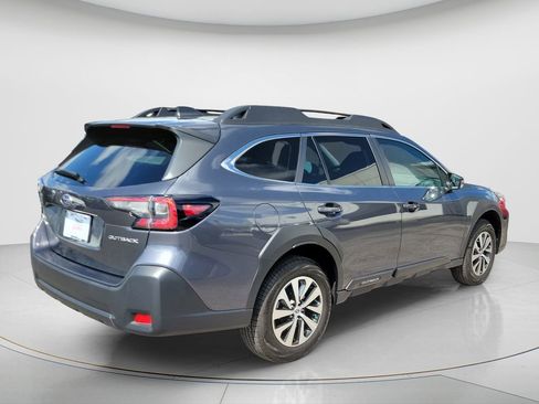 Used 2024 Subaru Outback Premium image 4