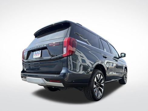 Certified 2025 Ford Expedition Platinum w/ Driver's Package AWD/4WD image 10