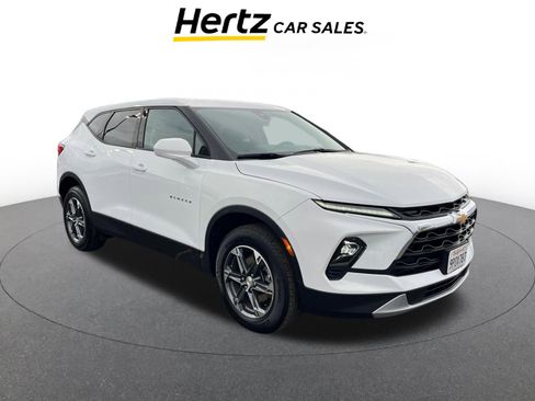 Used 2025 Chevrolet Blazer LT image 1