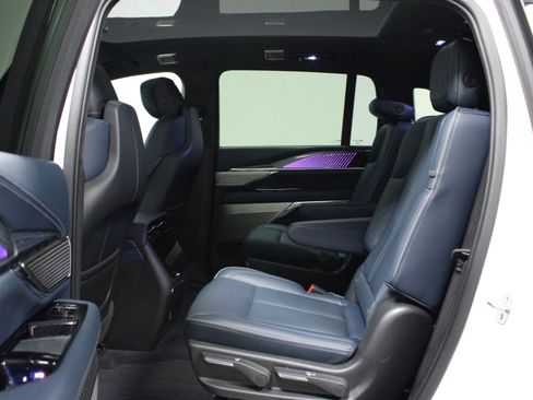 Used 2025 Cadillac Escalade IQ Luxury 2 w/ LPO, Premium Carpet Package AWD/4WD image 13