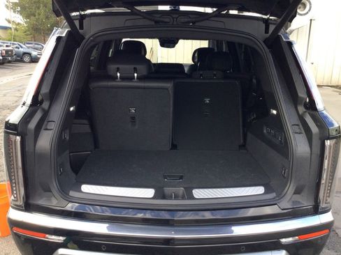 New 2026 Cadillac Vistiq Luxury image 14