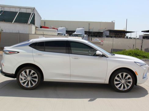 Used 2024 Buick Envista Sport Touring FWD image 4