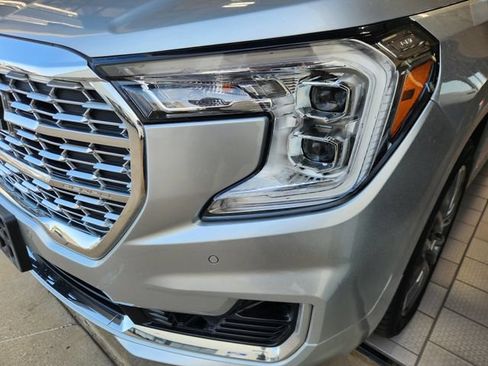 Used 2022 GMC Terrain Denali AWD/4WD image 7