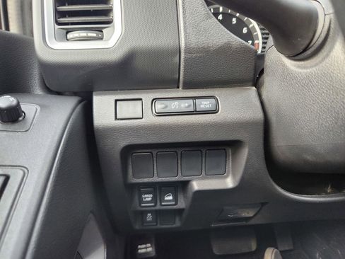 Used 2024 Nissan Frontier SV image 22