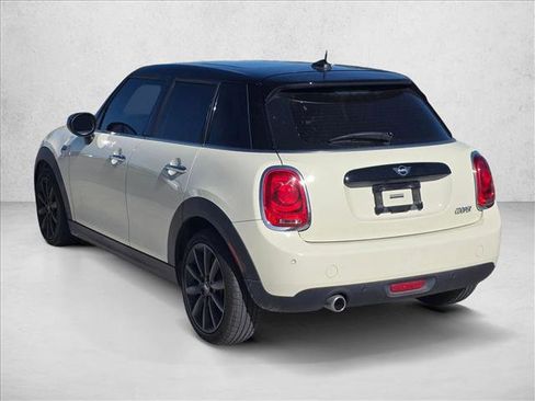 Used 2020 MINI Cooper 4-Door Hardtop image 8