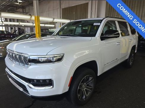 Used 2023 Jeep Grand Wagoneer 4WD w/ Flexible Seating Group image 2