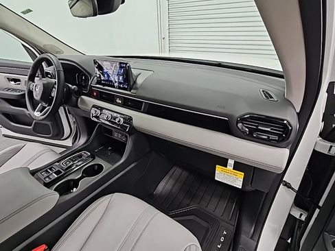 New 2025 Honda Pilot Touring image 42