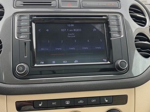 Used 2017 Volkswagen Tiguan Wolfsburg Edition image 38