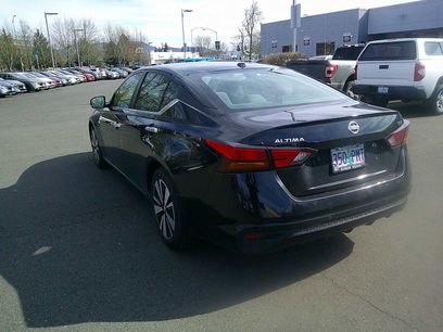 Used 2021 Nissan Altima 2.5 SV