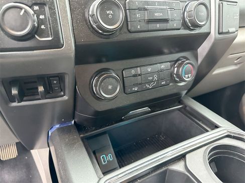 Used 2022 Ford F250 XLT w/ Black Appearance Package image 14