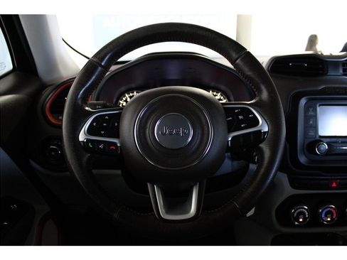 Used 2015 Jeep Renegade Latitude image 25