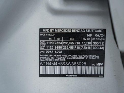 Certified 2025 Mercedes-Benz GLB 250 4MATIC image 35