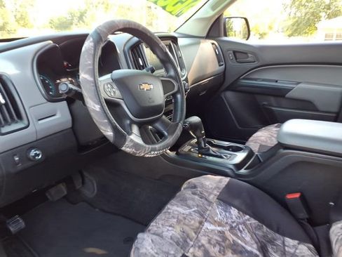 Used 2018 Chevrolet Colorado W/T w/ WT Convenience Package RWD image 13