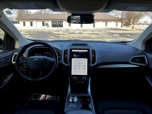 Used 2022 Ford Edge SE image 26