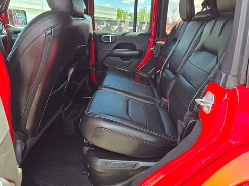 Used 2023 Jeep Wrangler Unlimited Sahara w/ Cold Weather Group AWD/4WD image 29