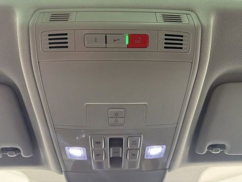 Used 2024 Volkswagen Taos SEL image 14