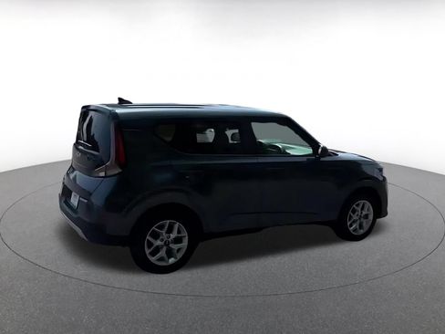 Used 2025 Kia Soul LX w/ LX Technology Package FWD image 14