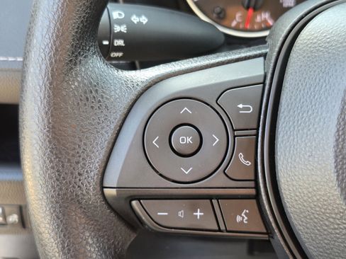 Used 2022 Toyota RAV4 LE image 24