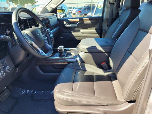Used 2024 Chevrolet Silverado 1500 LT Trail Boss w/ LT Trail Boss Premium Package AWD/4WD image 20