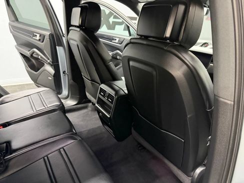 Used 2020 Porsche Cayenne AWD/4WD image 43