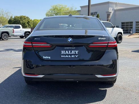 Used 2024 BMW 530i xDrive w/ Premium Package AWD/4WD image 21