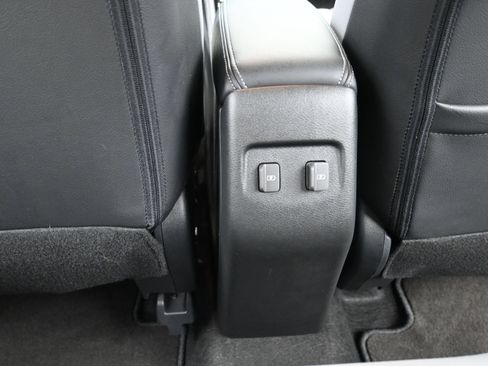 Used 2024 Nissan Kicks SR w/ SR Premium Package FWD image 19