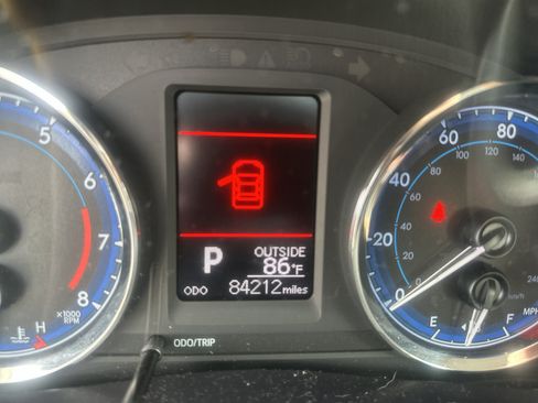 Used 2017 Toyota Corolla LE w/ Carpet Mat Package (TMS) FWD image 6