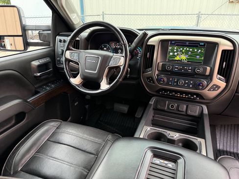 Used 2019 GMC Sierra 2500 Denali w/ Duramax Plus Package image 30