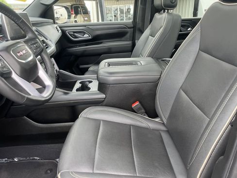 Used 2023 GMC Yukon SLT w/ Max Trailering Package AWD/4WD image 19