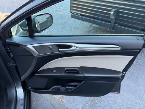 Used 2018 Ford Fusion S FWD image 31