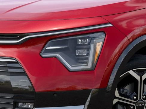 New 2025 Kia Niro SX Touring FWD image 10
