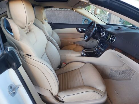 Used 2016 Mercedes-Benz SL 550 w/ Driver Assistance Package image 85