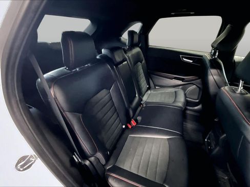 Used 2023 Ford Edge ST-Line AWD/4WD image 19