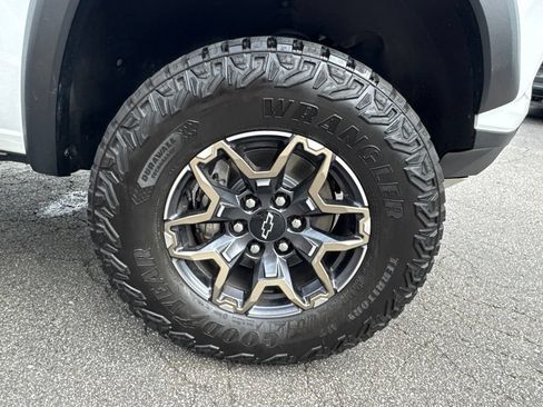 Used 2024 Chevrolet Colorado ZR2 w/ ZR2 Convenience Package III AWD/4WD image 52