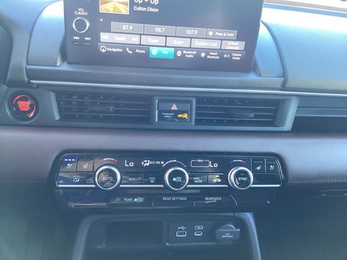 Used 2025 Honda Pilot Elite image 44