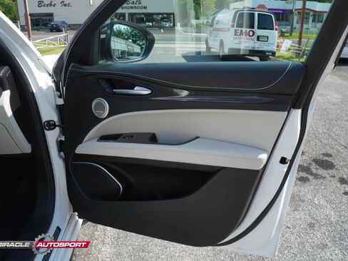 Used 2019 Alfa Romeo Stelvio Quadrifoglio w/ Driver Assist Dynamic Package AWD/4WD image 29