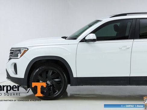 Used 2024 Volkswagen Atlas SE image 3