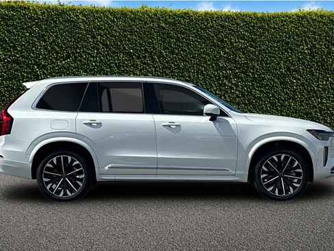 New 2026 Volvo XC90 B5 Plus w/ Protection Package AWD/4WD image 7