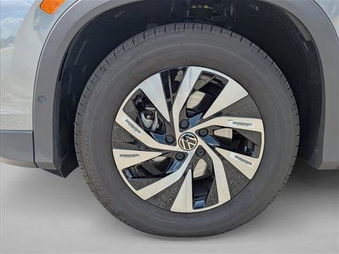 Certified 2025 Volkswagen Tiguan S FWD image 9