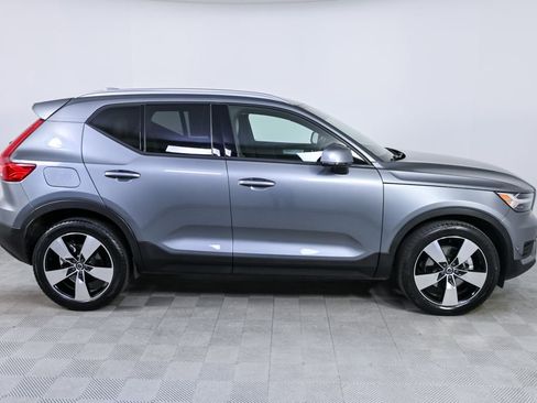 Used 2019 Volvo XC40 T5 Momentum image 25
