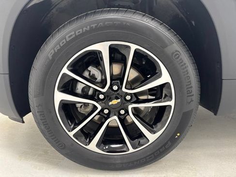 Used 2025 Chevrolet TrailBlazer LT AWD/4WD image 35