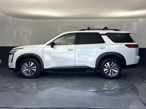New 2026 Nissan Pathfinder SL image 6