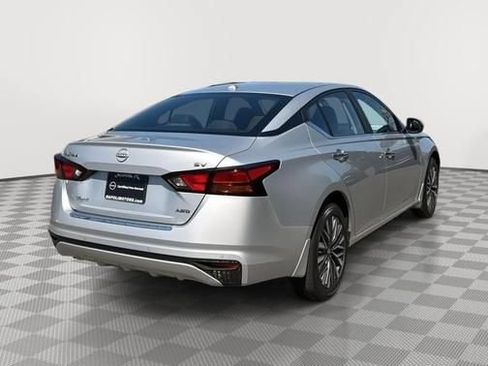Used 2023 Nissan Altima 2.5 SV AWD/4WD image 3