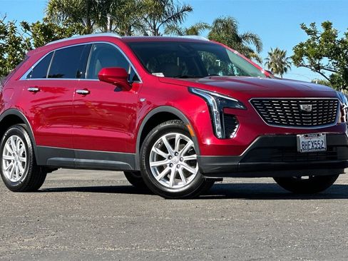 Used 2019 Cadillac XT4 Luxury image 2