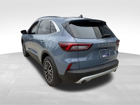 Certified 2025 Ford Escape SE FWD image 4