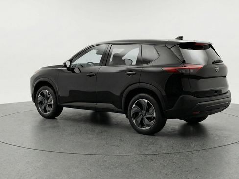 Used 2025 Nissan Rogue SV AWD/4WD image 6