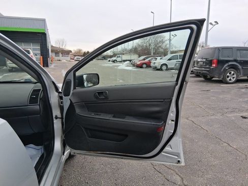 Used 2008 Mitsubishi Galant DE image 12